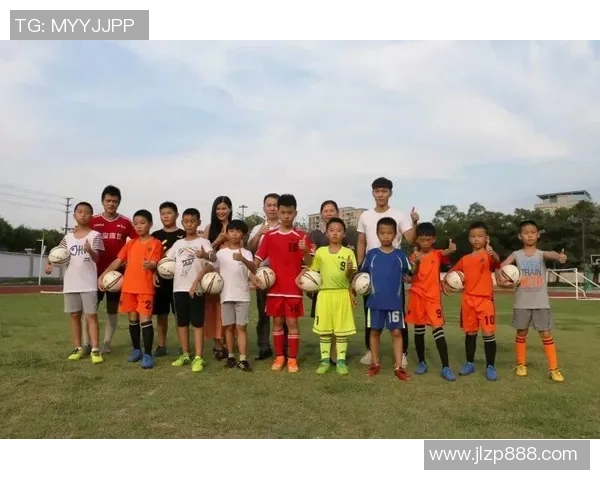 从绿茵场到职场新天地踢足球转行后的奋斗与成长