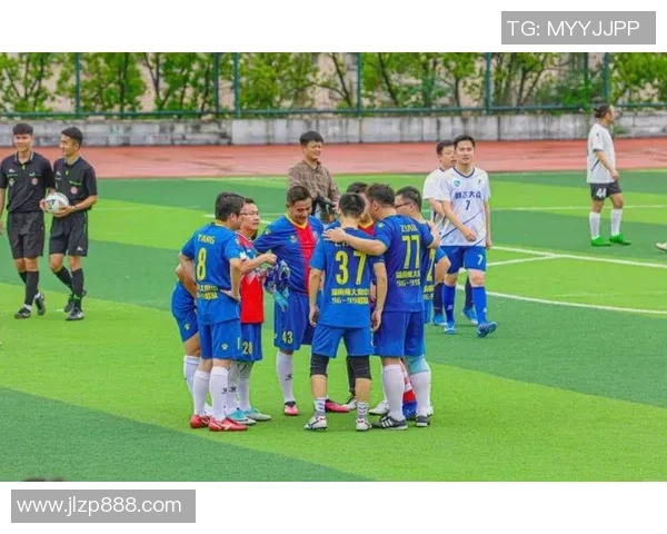 足球龙华：激情与梦想交织的绿茵场上演绎青春的无限可能